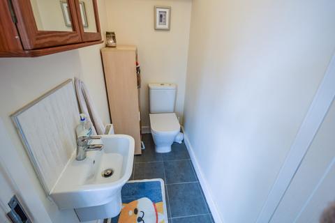 3 bedroom end of terrace house for sale, Woodfield Road, WA14 4ET