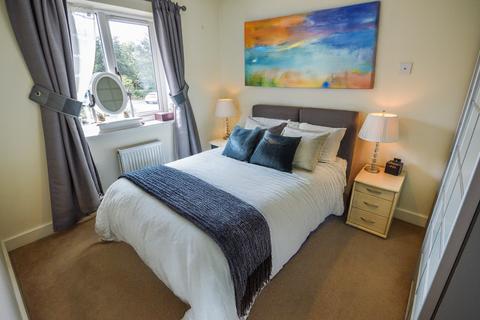 3 bedroom end of terrace house for sale, Woodfield Road, WA14 4ET