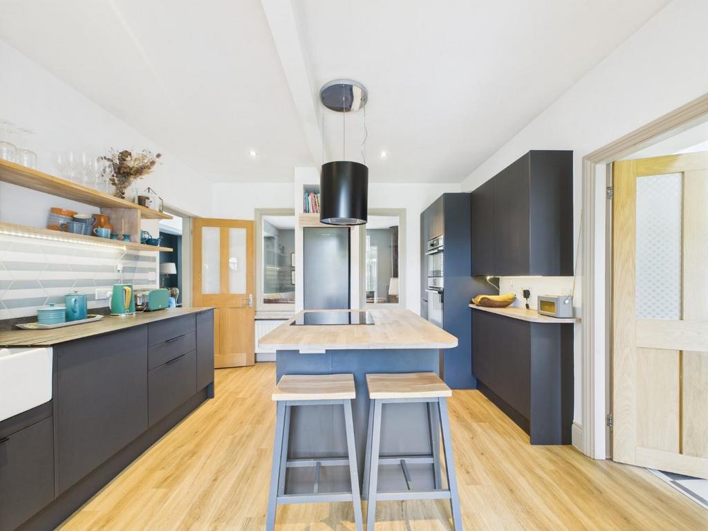 CAM03810 G0-PR0354-STILL032.jpg