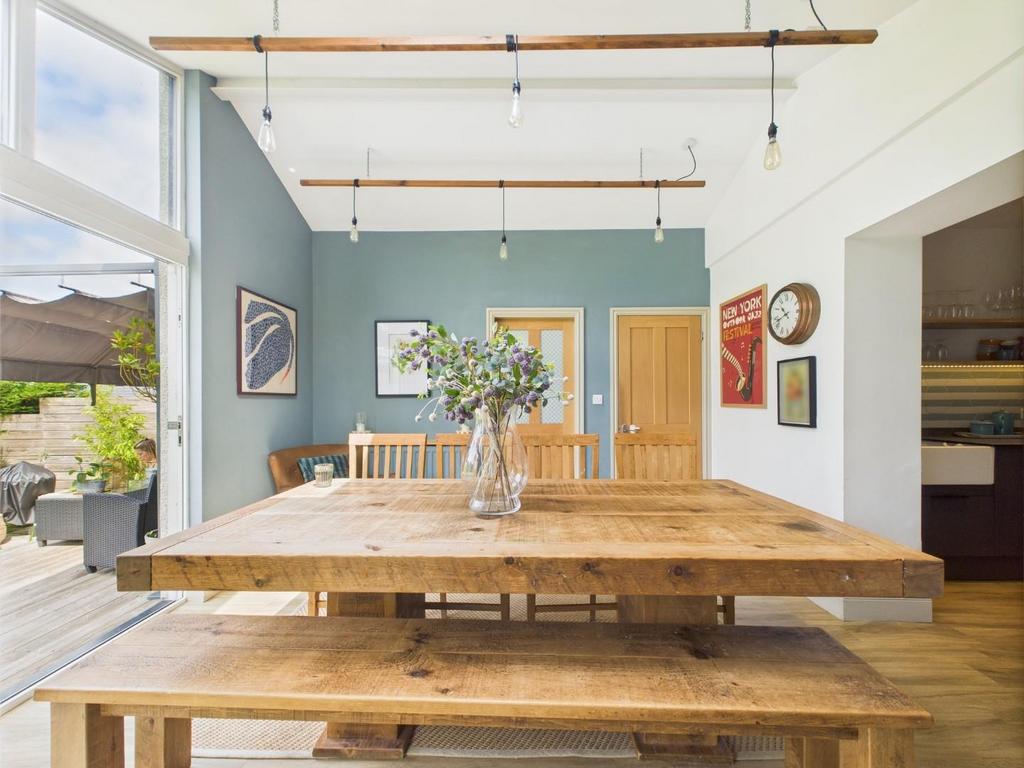 CAM03810 G0-PR0354-STILL037.jpg