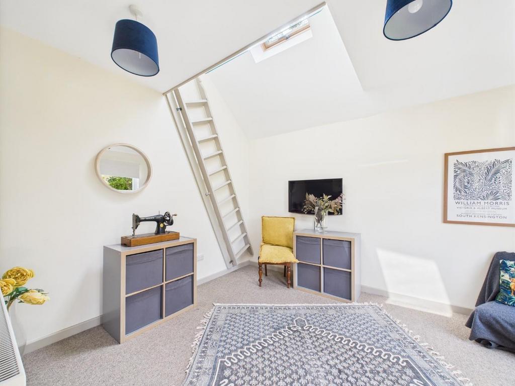 CAM03810 G0-PR0354-STILL039.jpg