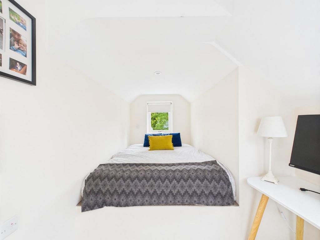 CAM03810 G0-PR0354-STILL043.jpg