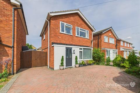 3 bedroom detached house for sale, Loweswater Drive, Loughborough