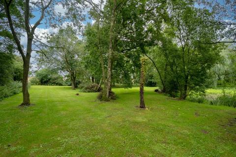 undefined, Linstead, Halesworth
