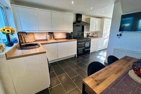 3 bedroom terraced house for sale, St. Johns Road, Hipswell