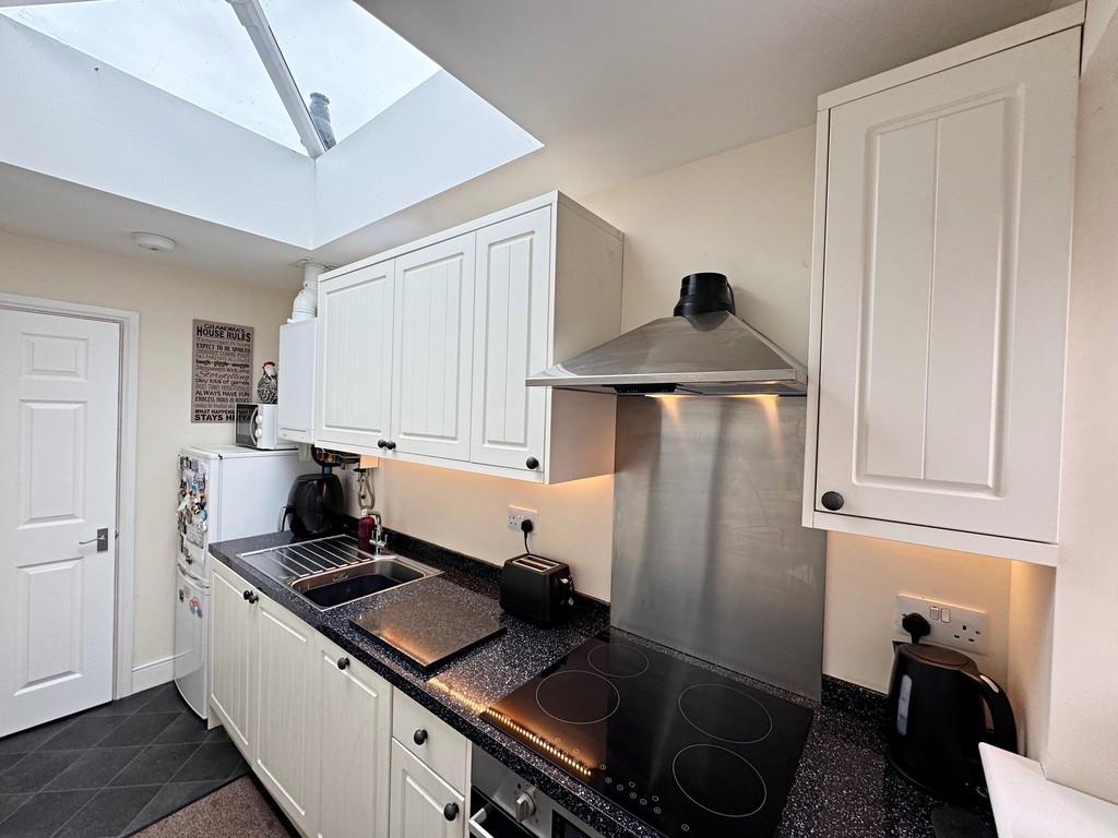 Kitchen (8)