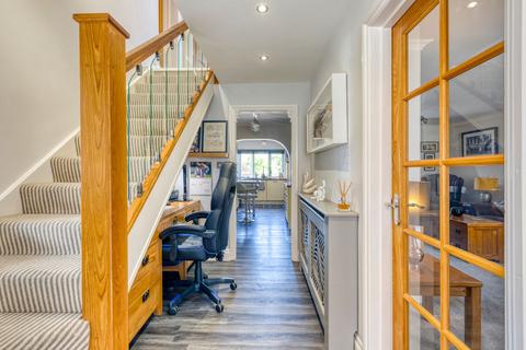 4 bedroom property for sale, 4 The Vineries, St Saviour