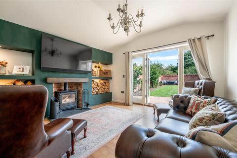 3 bedroom detached house for sale, Screveton Road, Car Colston