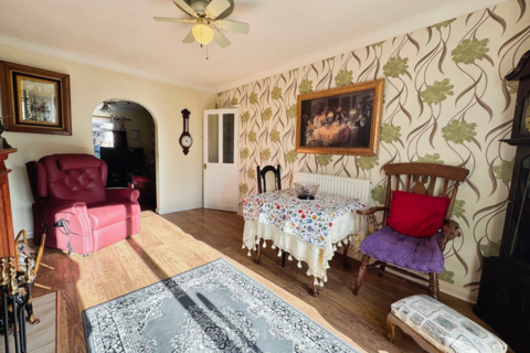 2 bedroom bungalow for sale, 8 Brookside Crescent, Exeter, Devon EX4 8NF