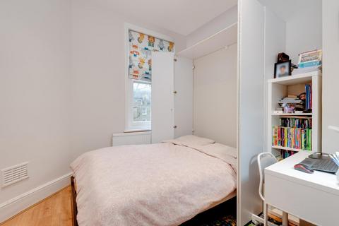 2 bedroom flat to rent, Cleveland Mansions, Widley Road, London