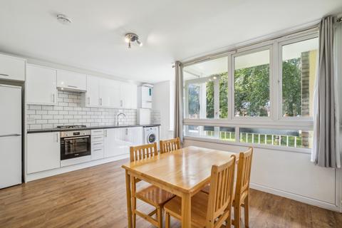 4 bedroom flat to rent, Batten Street, London
