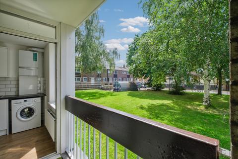 4 bedroom flat to rent, Batten Street, London