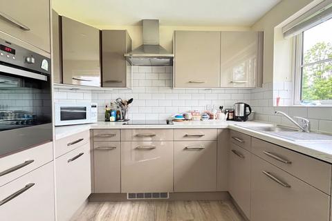 1 bedroom apartment for sale, 20 De Clare Lodge, Westgate, Cowbridge, The Vale of Glamorgan CF71 7FR