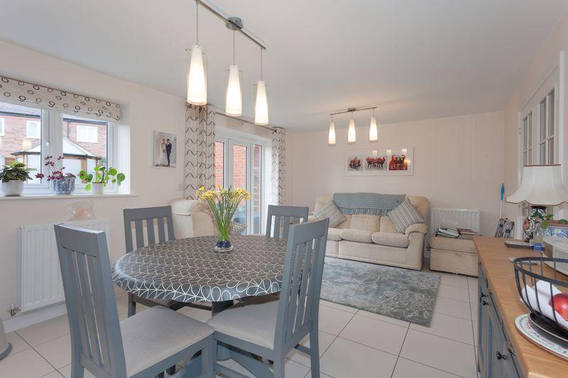 Living dining...