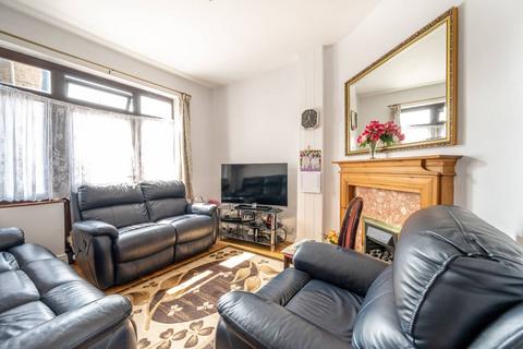 undefined, Lea Bridge Road, Walthamstow, London, E17