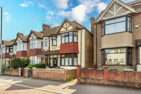 4 bedroom semi-detached house for sale, Lea Bridge Road, Walthamstow, London, E17