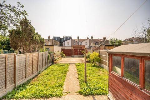 undefined, Lea Bridge Road, Walthamstow, London, E17