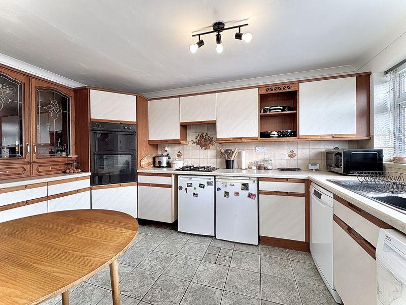 Dining kitchen