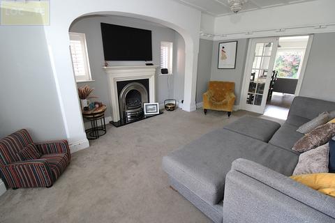 4 bedroom semi-detached house for sale, Moorlands Avenue, Davyhulme