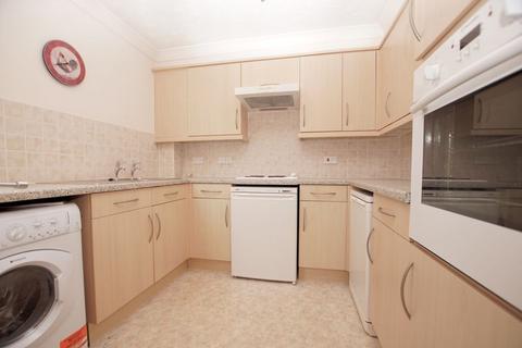 1 bedroom retirement property for sale, Robinson Court, Lee-On-The-Solent, PO13