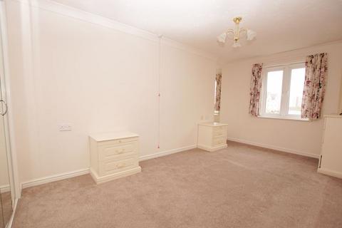 1 bedroom retirement property for sale, Robinson Court, Lee-On-The-Solent, PO13