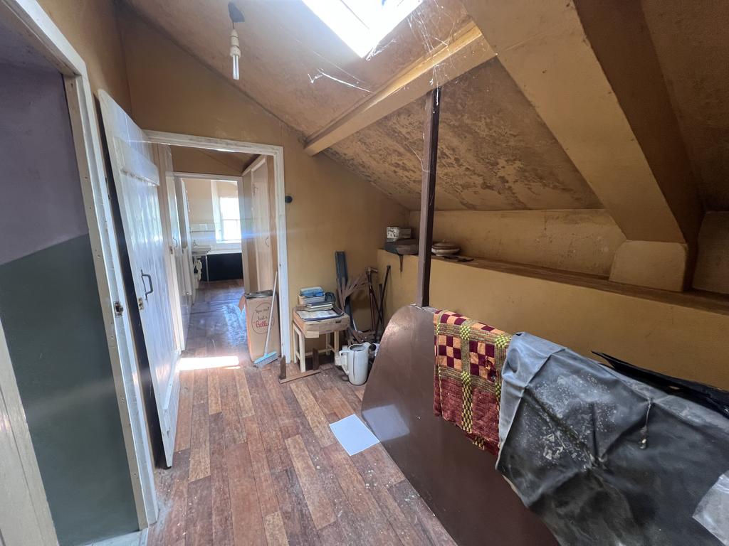 Rear Inner Landing
