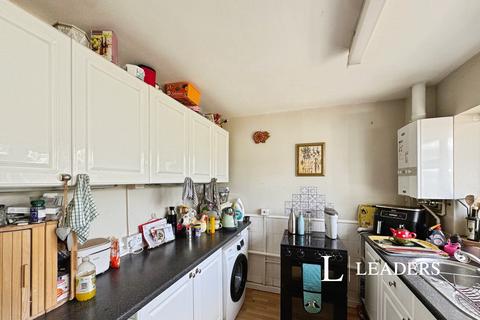 3 bedroom semi-detached house to rent, Ashcroft Avenue, Shavington, CW2