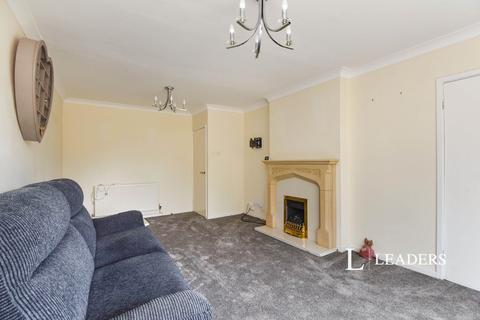 2 bedroom bungalow to rent, Braemar Close, ST2