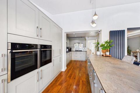 4 bedroom detached house for sale, Cavendish Avenue, Pontefract WF8