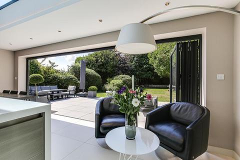 6 Blenheim Gardens, South Croydon, CR2 9AA