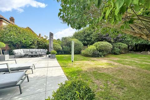 6 Blenheim Gardens, South Croydon, CR2 9AA
