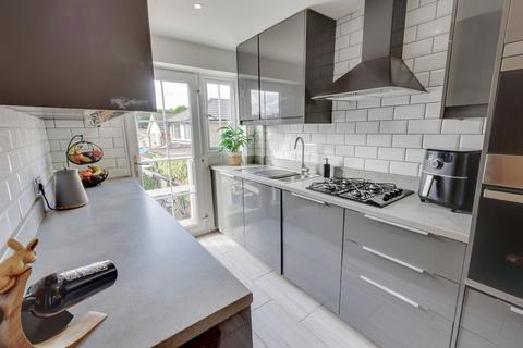 4 bedroom detached house for sale, Kirklees Garth, Farsley, Pudsey, West Yorkshire, LS28