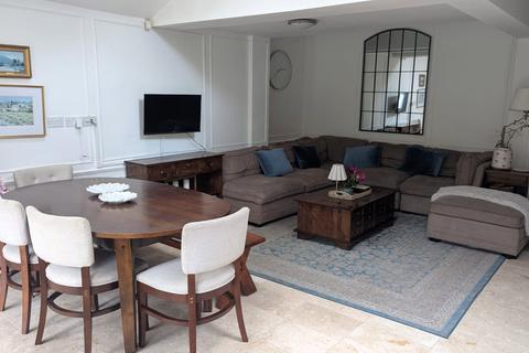 3 bedroom property to rent, Rhydypenau Road, Cyncoed,, Cardiff., CF23