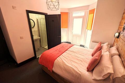 1 bedroom in a house share to rent, Room 2