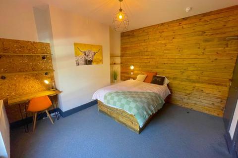 1 bedroom in a house share to rent, Room 4