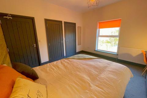 1 bedroom in a house share to rent, Room 4