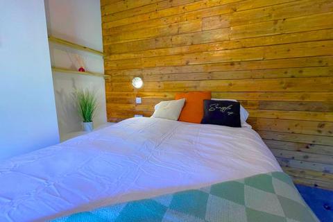 1 bedroom in a house share to rent, Room 4