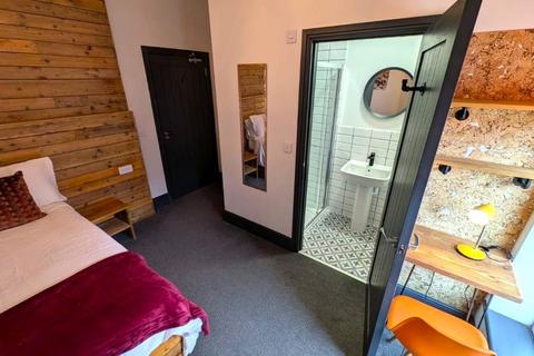 1 bedroom in a house share to rent, Room 5