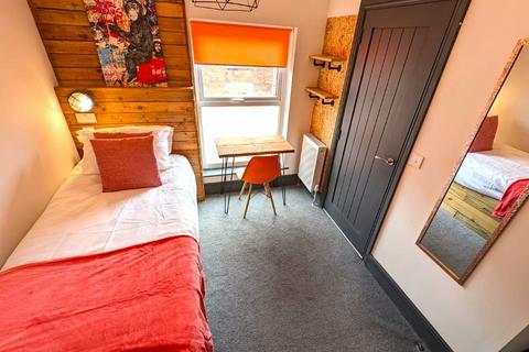 undefined, Room 6