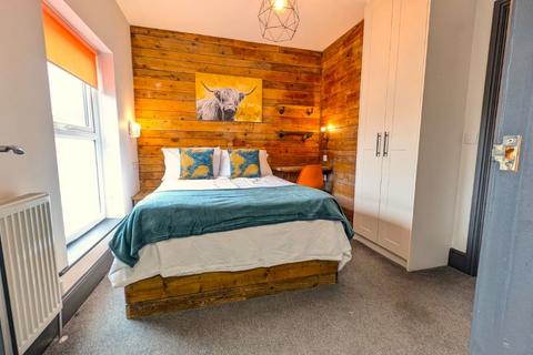 undefined, Room 7