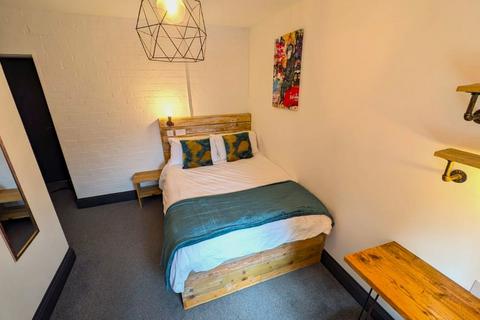 1 bedroom in a house share to rent, Room 8