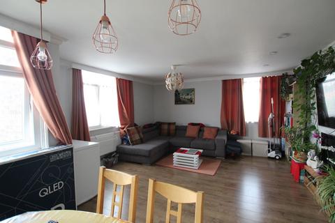 2 bedroom flat for sale, b, Valebrook,  Park Avenue, Ilford