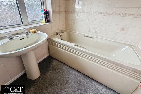 3 bedroom semi-detached house for sale, Norwich Road, Dudley