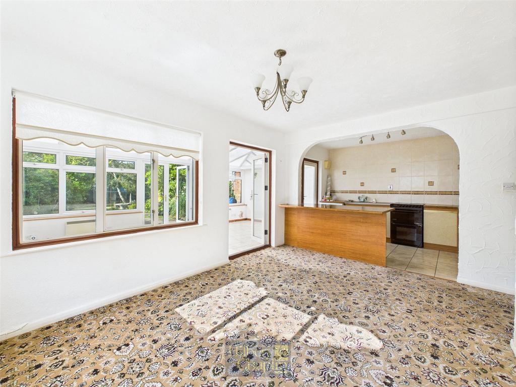 Dining/Kitchen