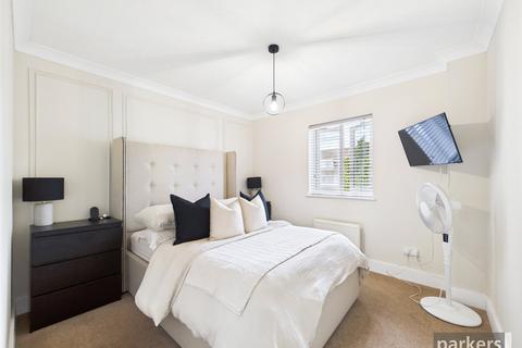 undefined, Hartigan Place, Reading RG5