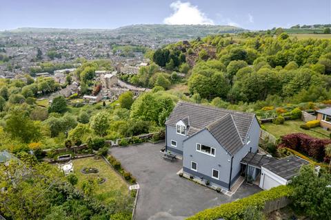 Cliffe End Road, Quarmby, Huddersfield, HD3