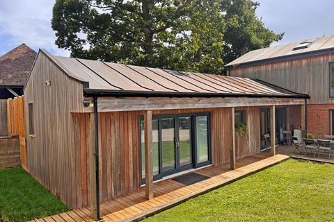 Office to rent, The Studio, Bensfield Farm, Beech Hill Wadhurst TN5 6JR