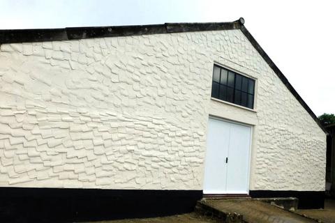 Warehouse to rent, High St Wadhurst TN5 7JR