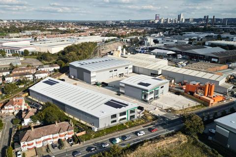 Warehouse to rent, 156 Beddington Ln Croydon CR0 3AS
