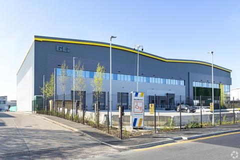 Distribution warehouse to rent, Queensway Croydon CR0 4BD